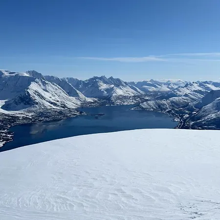 Great And Idyllic At Sjursnes